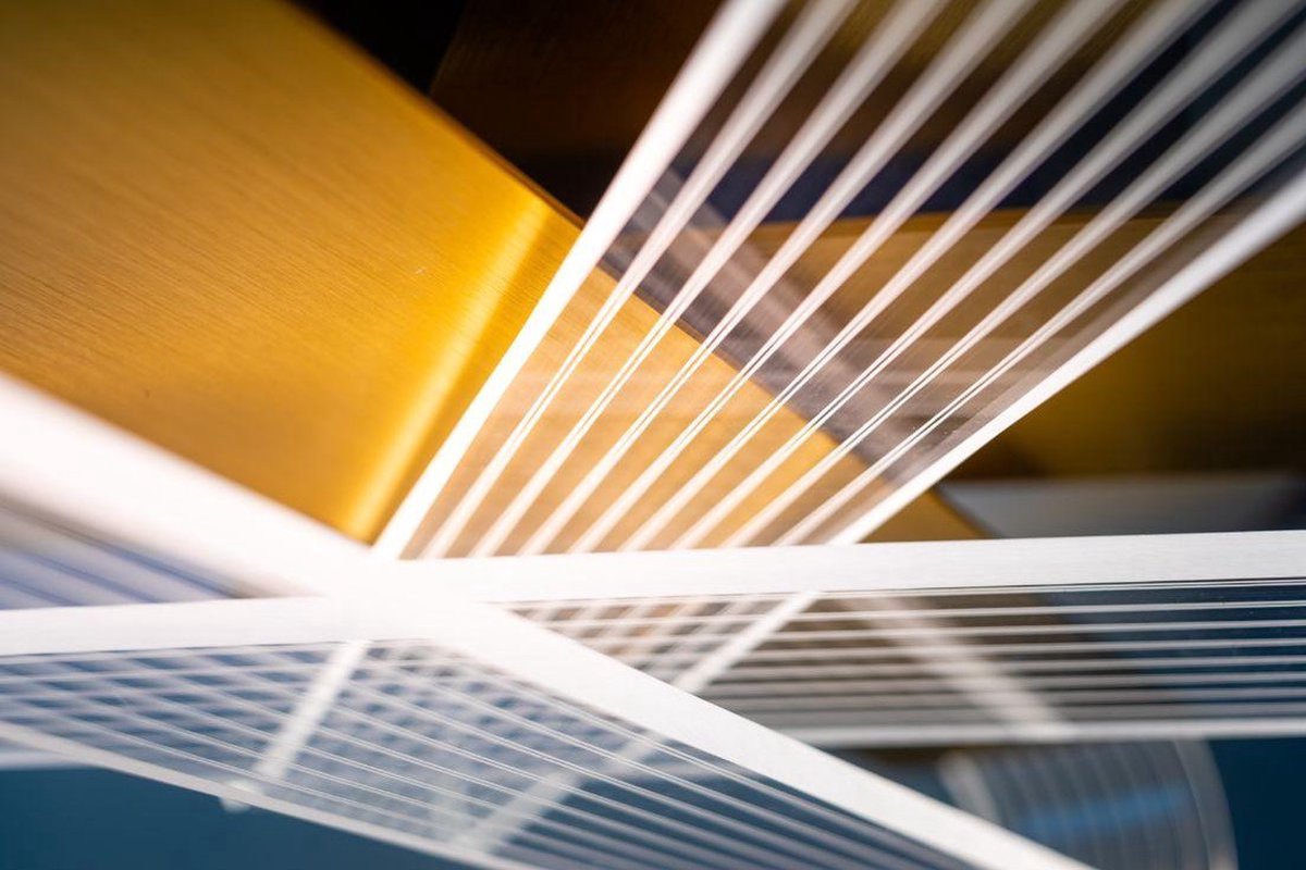 ETH Deckenleuchte Stripes LED | Gold/Transparent
