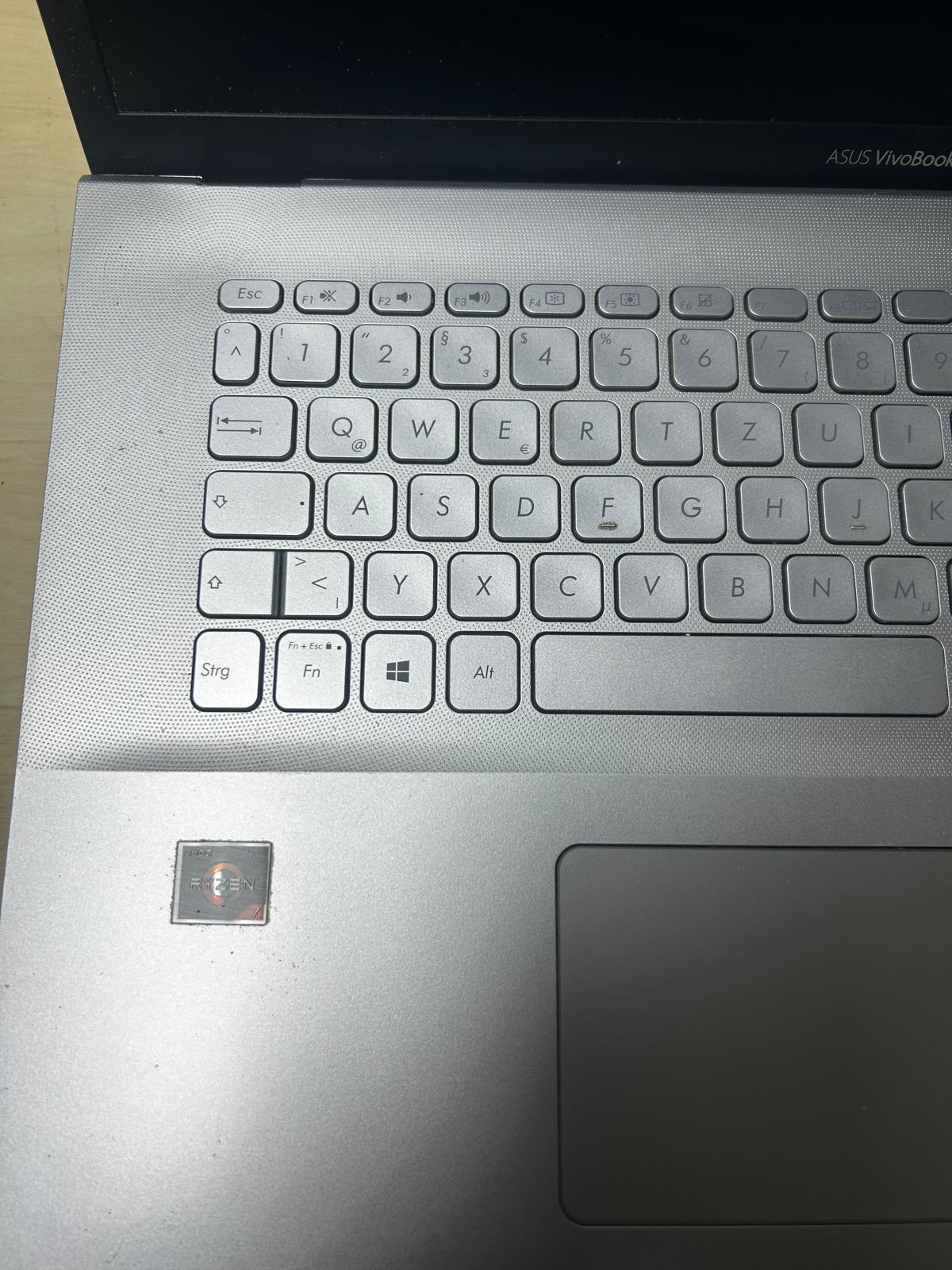 ASUS Vivobook M712D AMD Ryzen7 3700U 12 GB RAM 500 GB M.2 SSD 17.3'' Notebook