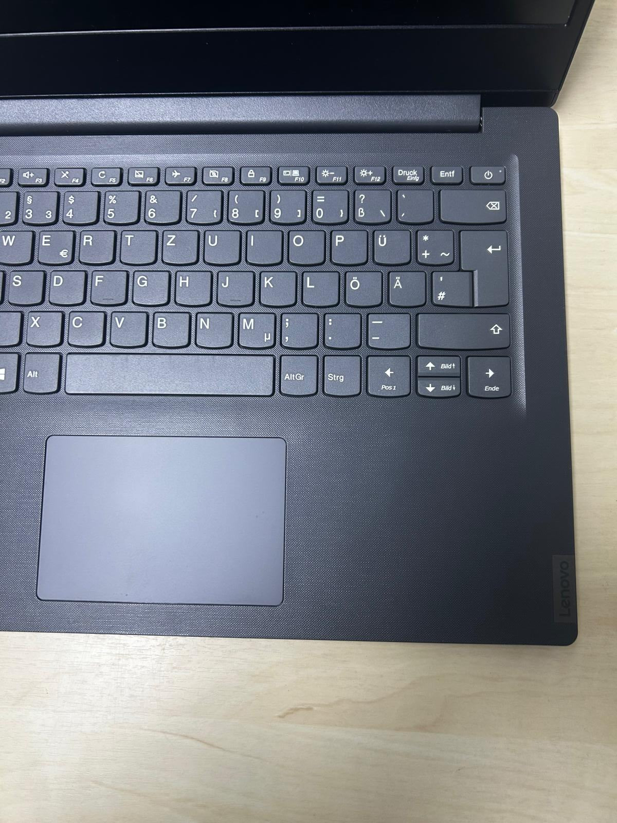 LENOVO V14 ADA 82C6 AMD 3020E 8 GB RAM 500 GB SSD 14'' Notebook