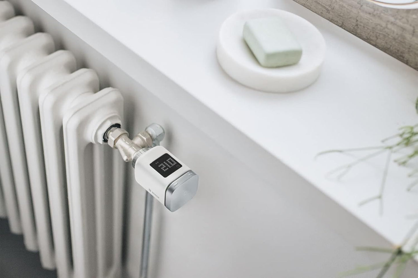 Bosch Smart Home Heizkörperthermostat II, smartes Thermostat mit App-Funktion, kompatibel mit Amazon Alexa, Apple HomeKit, Google Home