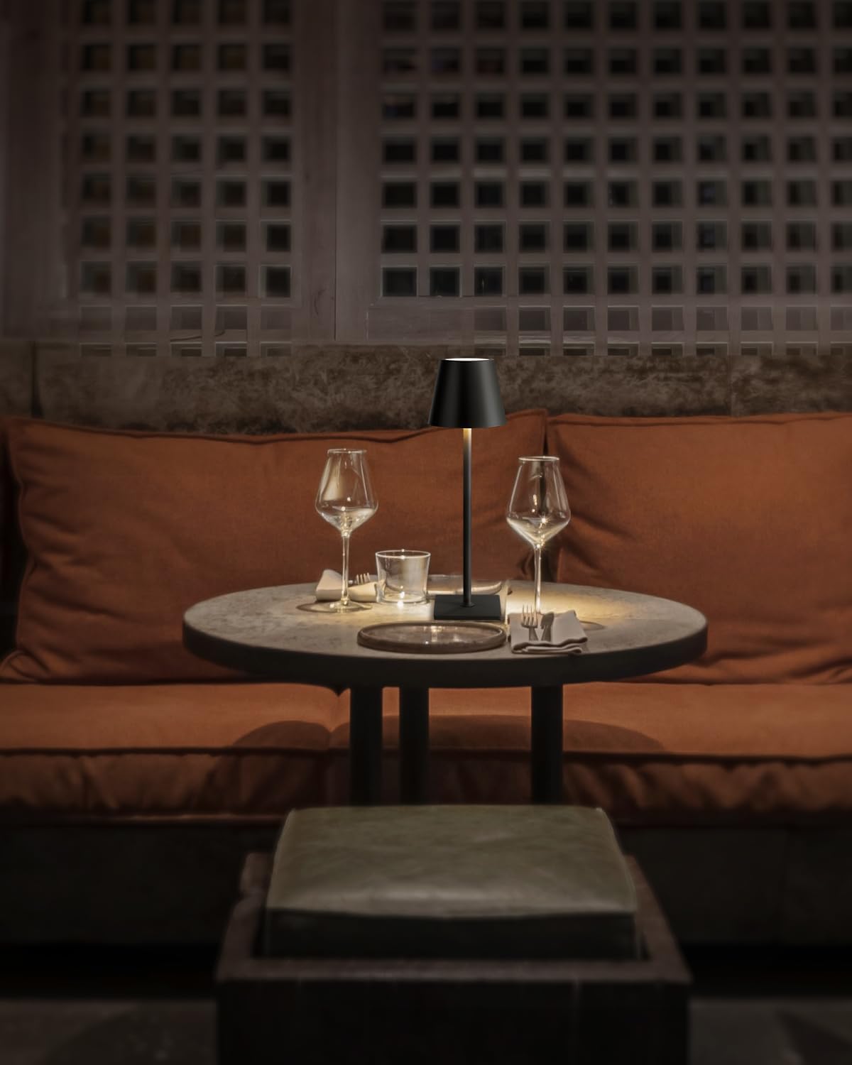 Aipsun 2 Stück schnurlose Tischlampe, tragbare LED-Schreibtischlampe, 5000 mAh batteriebetrieben, stufenloses Dimmen, für Restaurant/Schlafzimmer/Bars/Outdoor-Party/Camping/Café-Nachtlicht (schwarz)