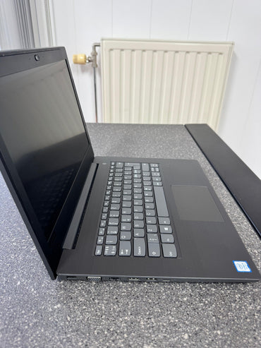 LENOVO V330 81B0 Intel Core i5-8250U CPU 12 GB RAM 256 GB 14'' Notebook