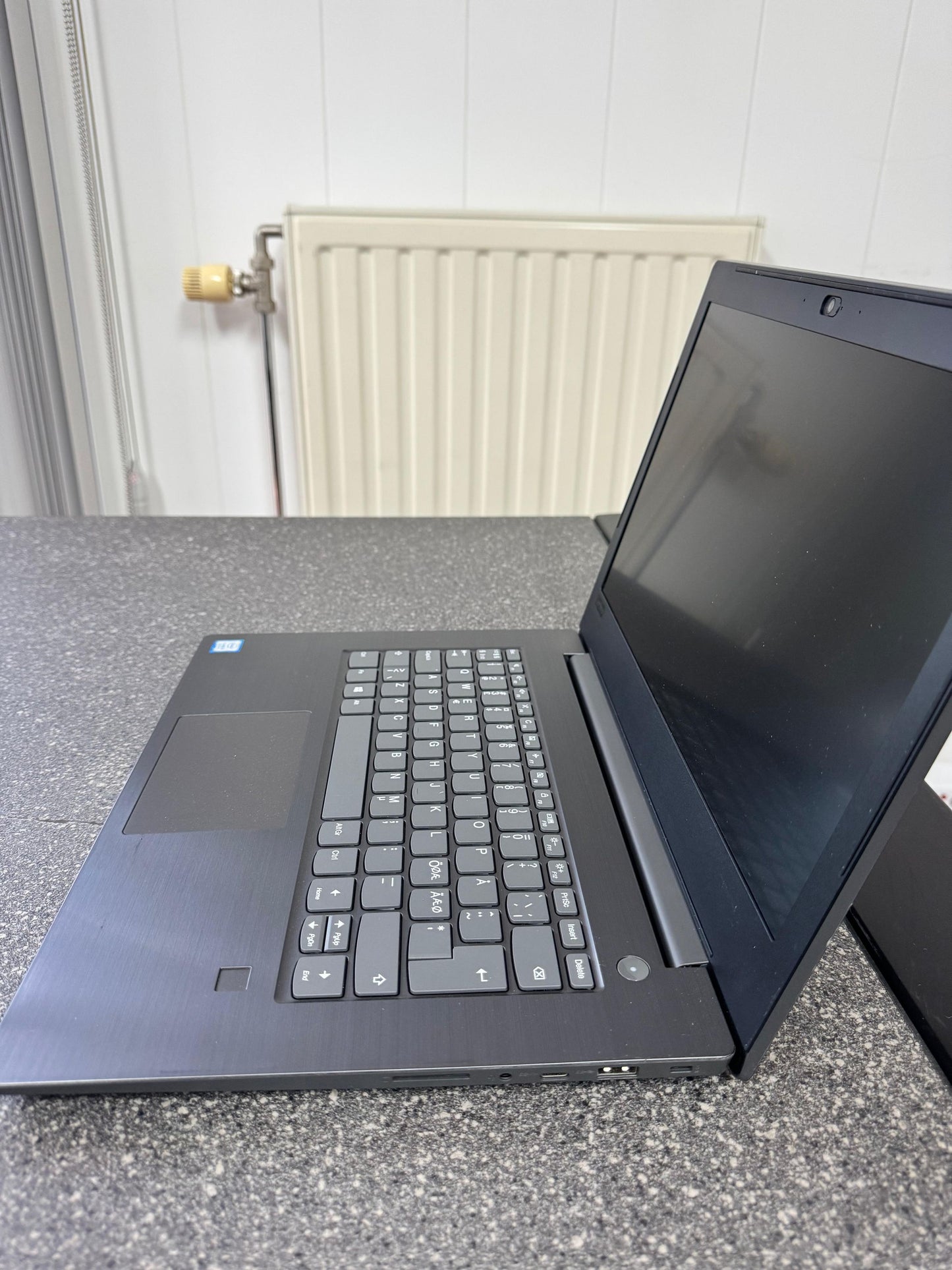 Lenovo 81B0 Intel(R) Core(TM) i5-8250U CPU @ 1.60GHz 1600 MHz 12Gb Ram 256