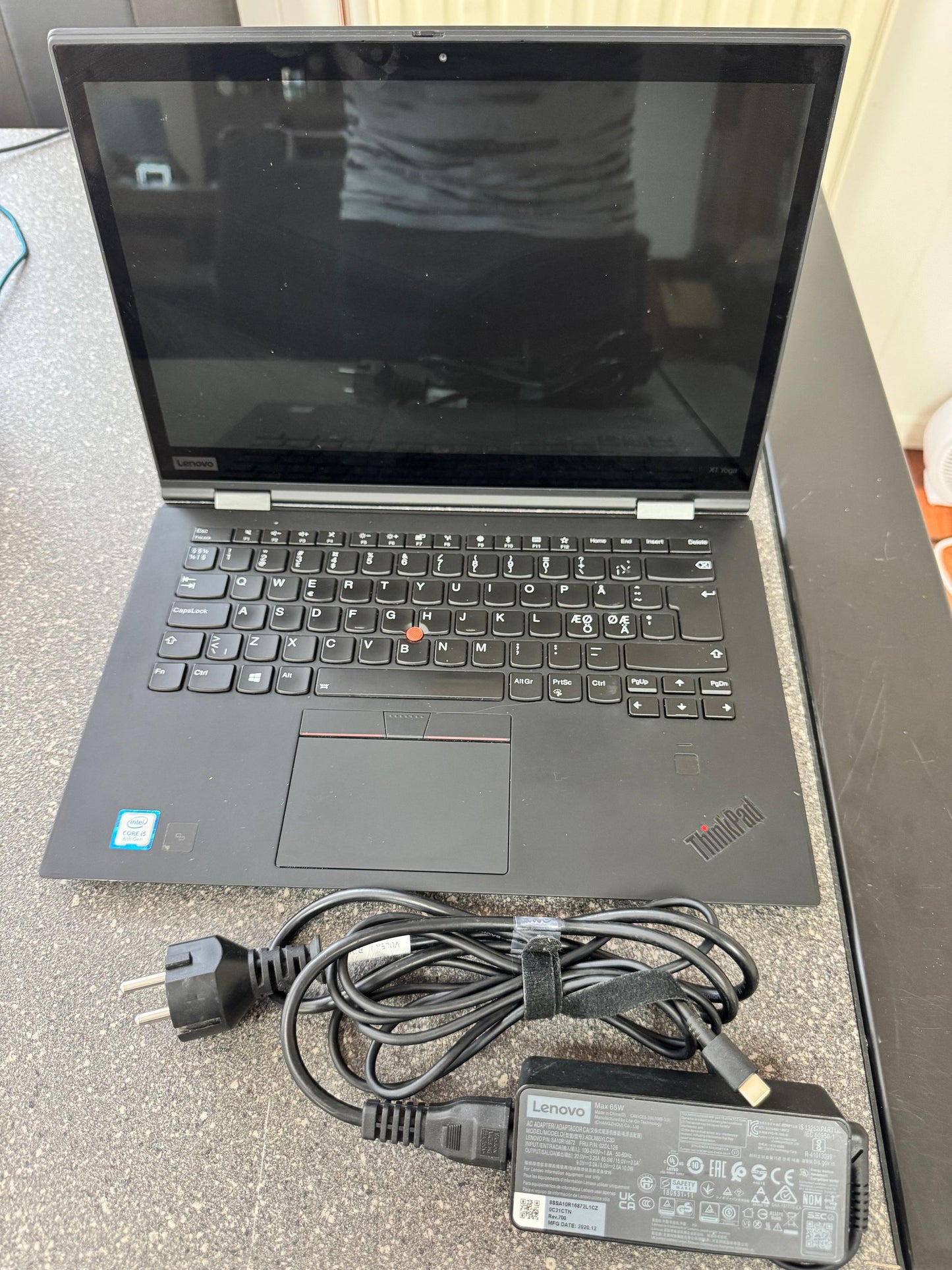 Lenovo Thinkpad X1 Yoga Intel(R) Core(TM) i5-8250U CPU @ 1.60GHz 1600 MHz 65W Lenovo Charger
