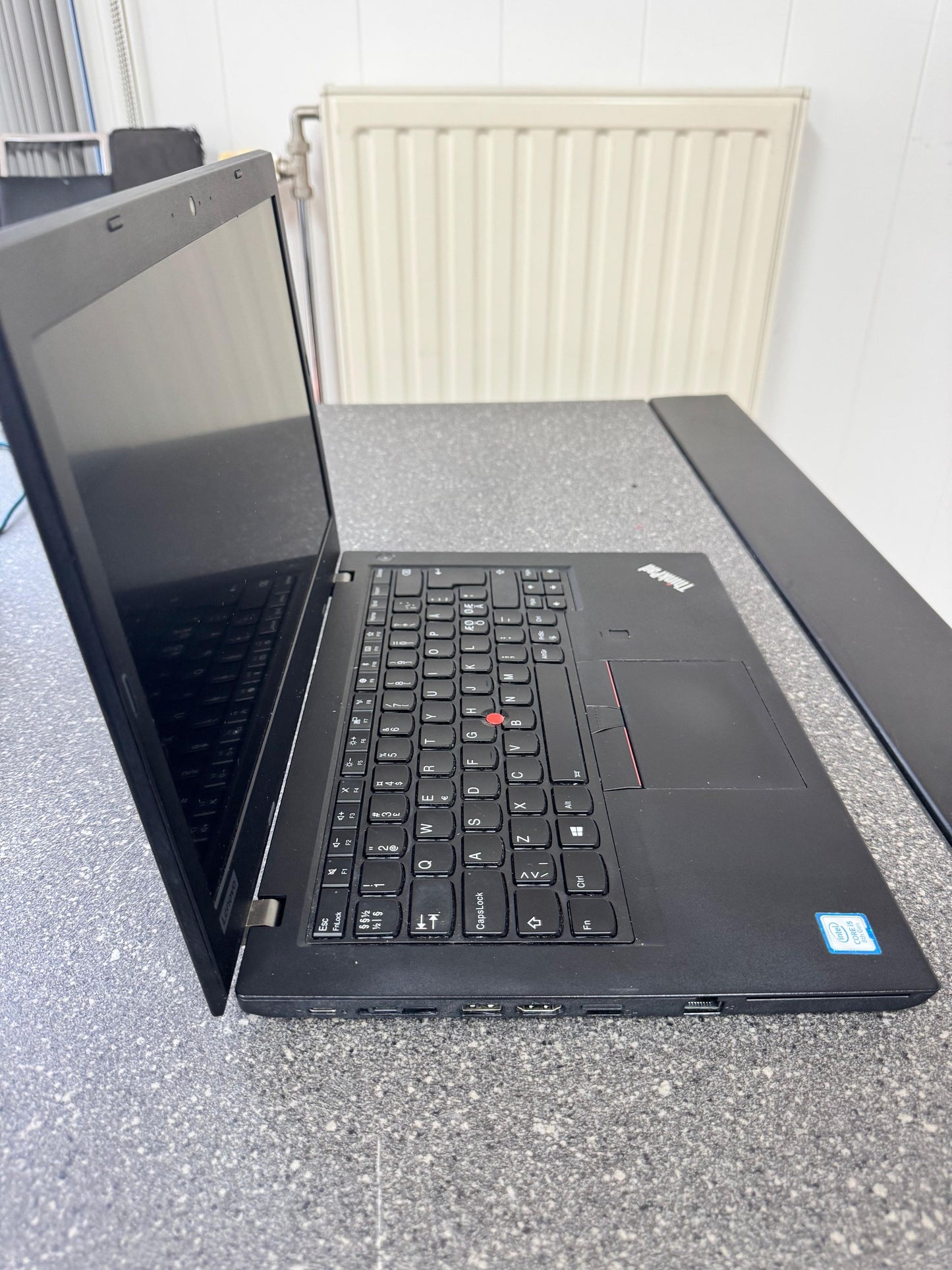 Lenovo Thinkpad L480 Intel(R) Core(TM) i5-8250U CPU @ 1.60GHz 1600 MHz 65W Lenovo Charger