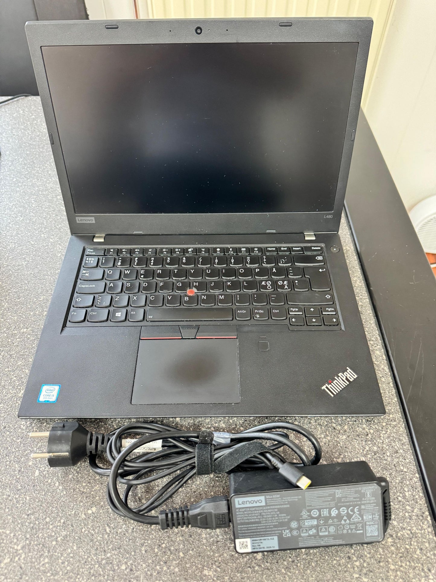 Lenovo Thinkpad L480 Intel(R) Core(TM) i5-8250U CPU @ 1.60GHz 1600 MHz 65W Lenovo Charger