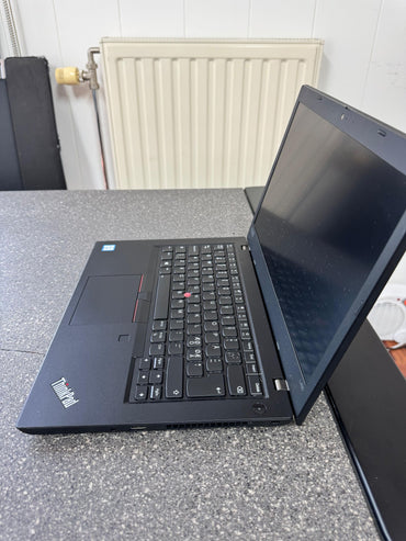 Lenovo Thinkpad L490 Intel(R) Core(TM) i5-8265U CPU @ 1.60GHz 1.5 GHz 8Gb Ram 256 Lenovo 65W Charger