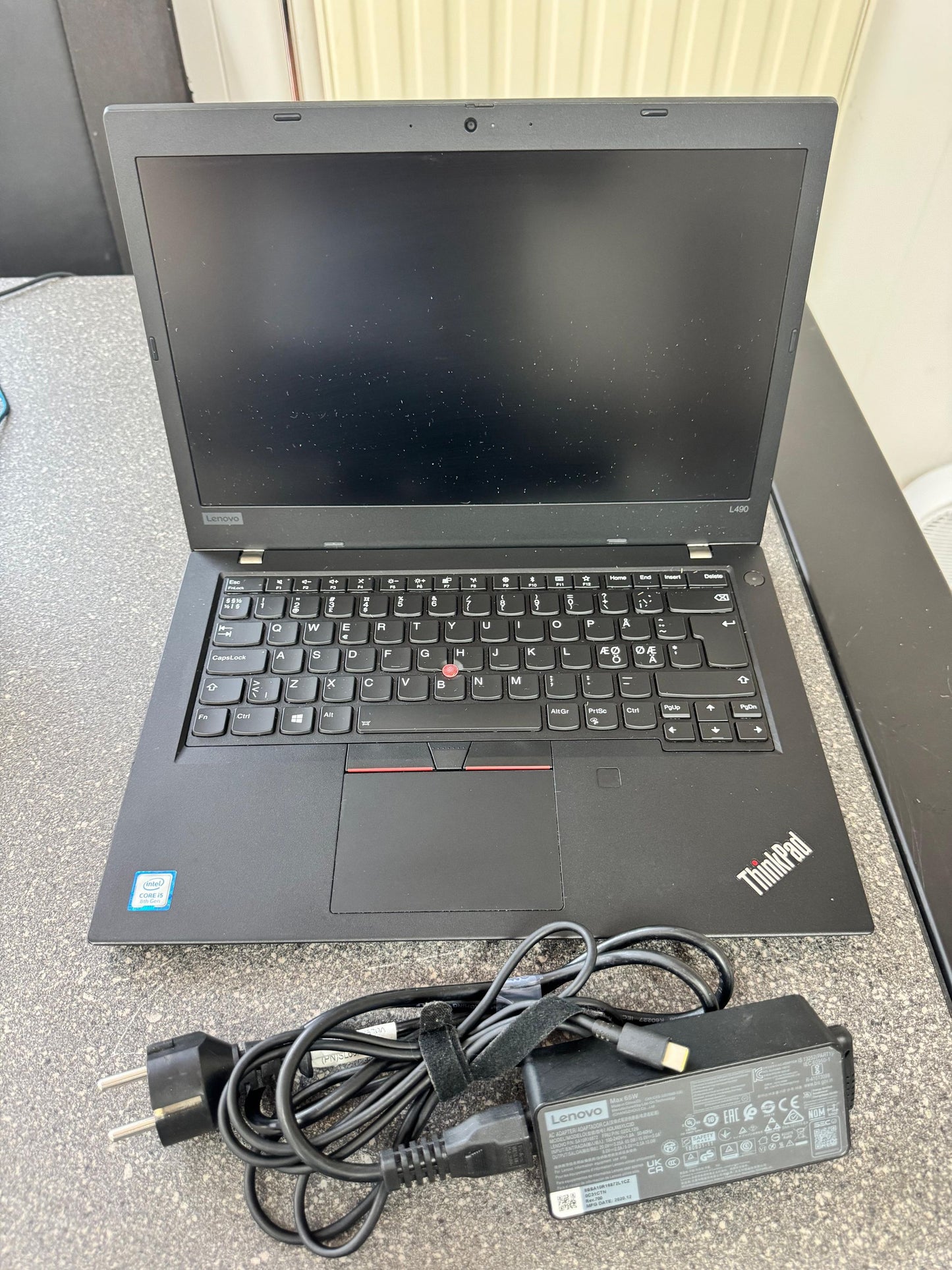 Lenovo Thinkpad L490 Intel(R) Core(TM) i5-8265U CPU @ 1.60GHz 1.5 GHz 8Gb Ram 256 Lenovo 65W Charger