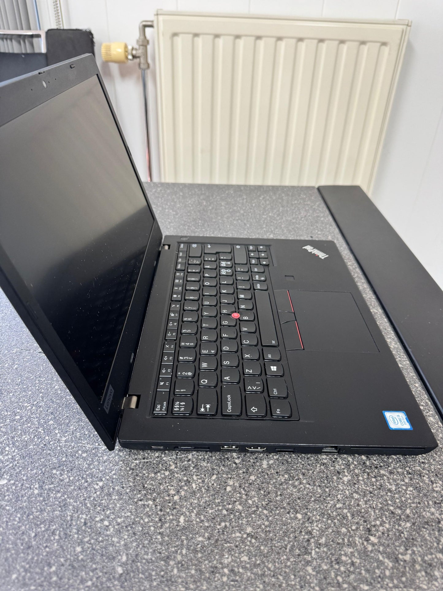 Lenovo Thinkpad L490 Intel(R) Core(TM) i5-8265U CPU @ 1.60GHz 1.5 GHz 8Gb Ram 256 Lenovo 65W Charger