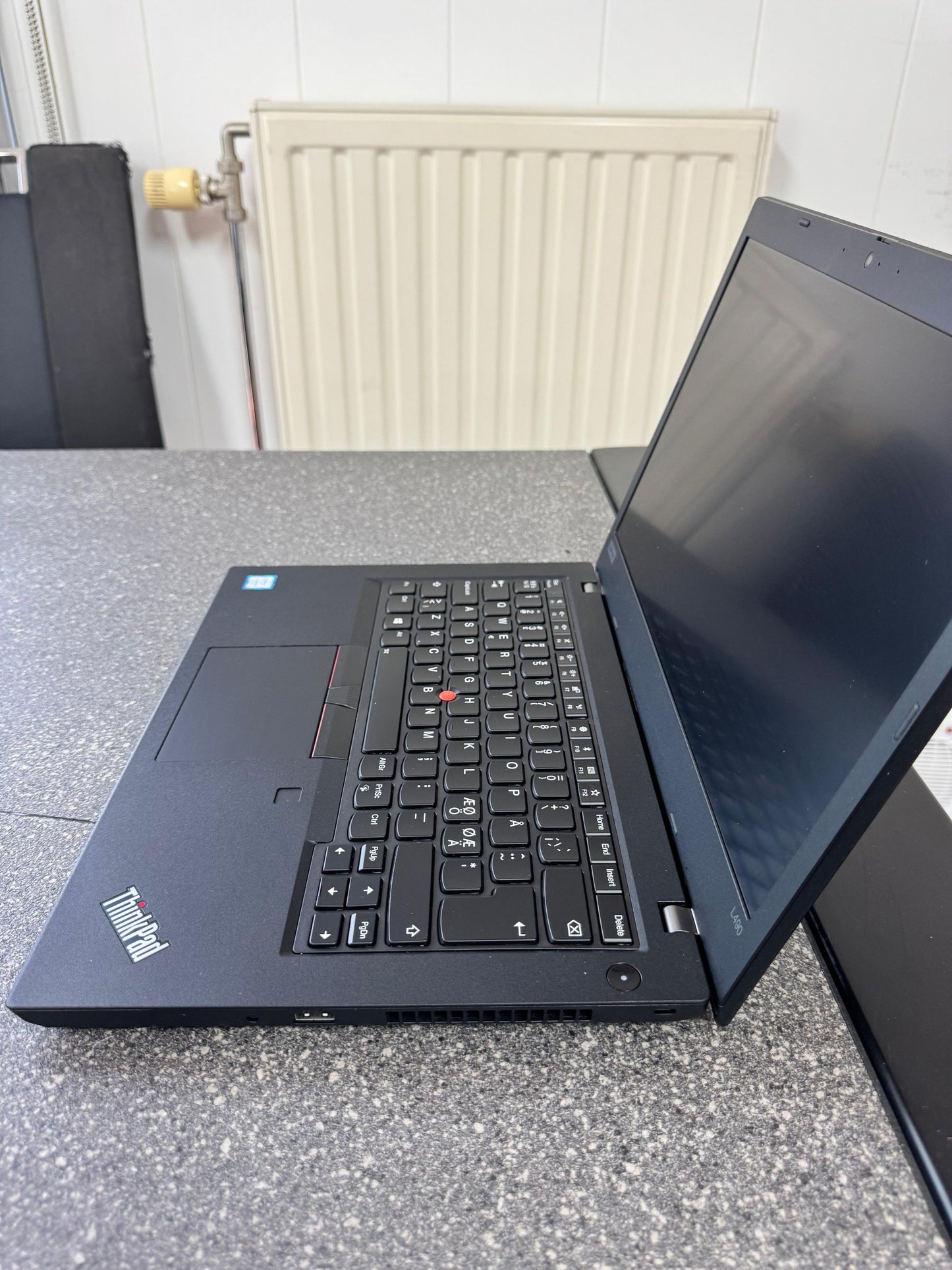 Lenovo Thinkpad L490 Intel(R) Core(TM) i5-8265U CPU @ 1.60GHz 1.5 GHz Lenovo 65W Charger