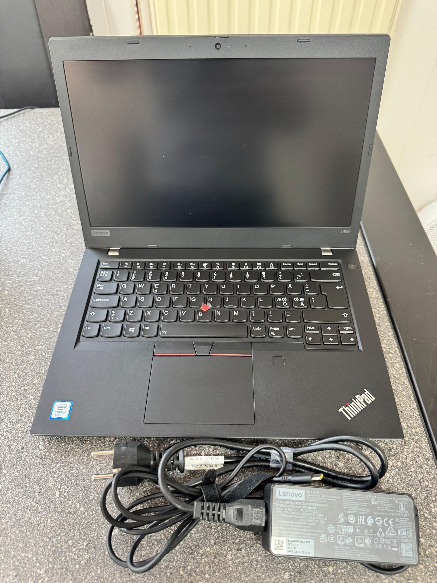 Lenovo Thinkpad L490 Intel(R) Core(TM) i5-8265U CPU @ 1.60GHz 1.5 GHz Lenovo 65W Charger