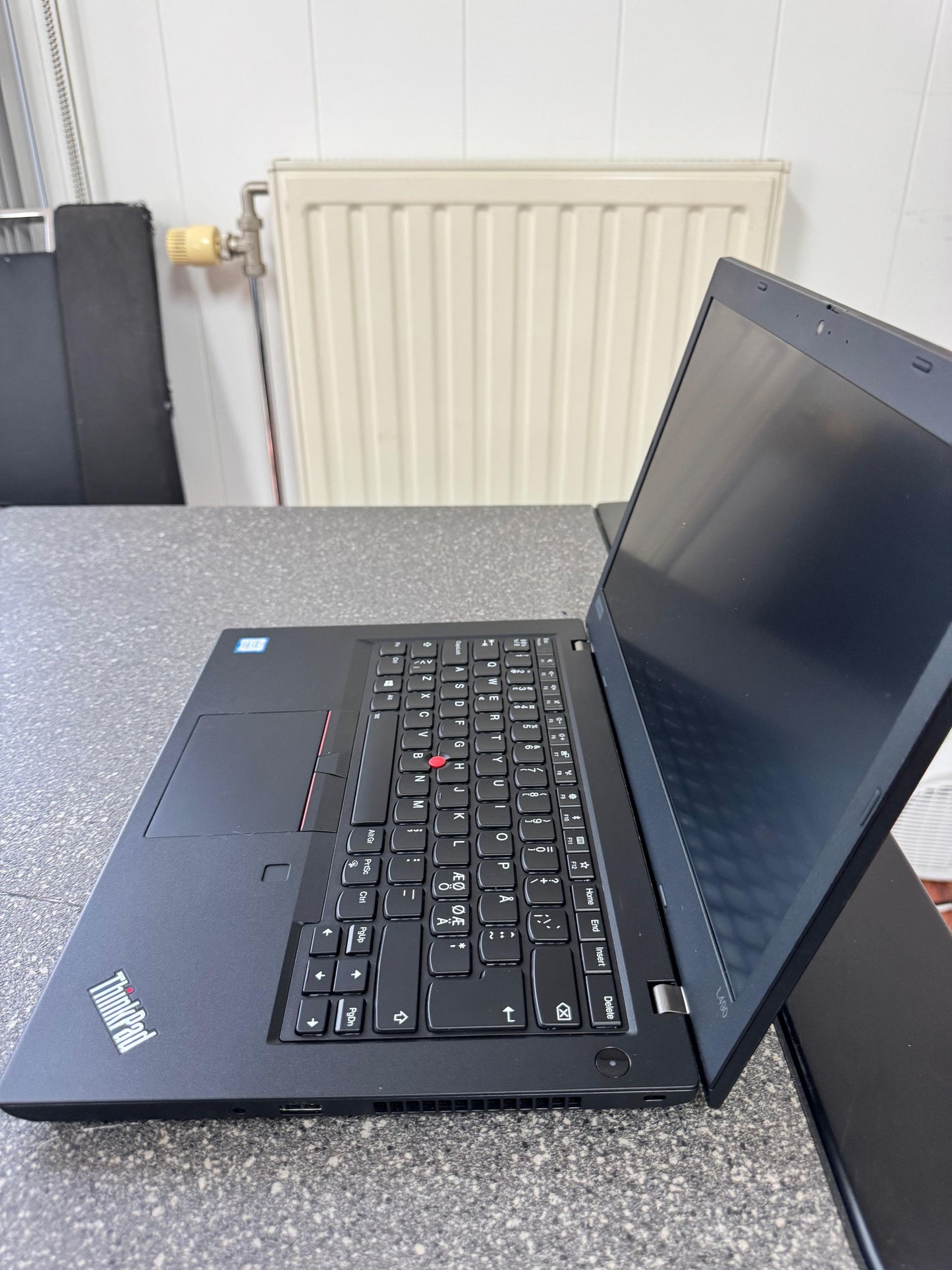 Lenovo Thinkpad L490 Intel(R) Core(TM) i5-8265U CPU @ 1.60GHz 1.5 GHz Lenovo 65W Charger