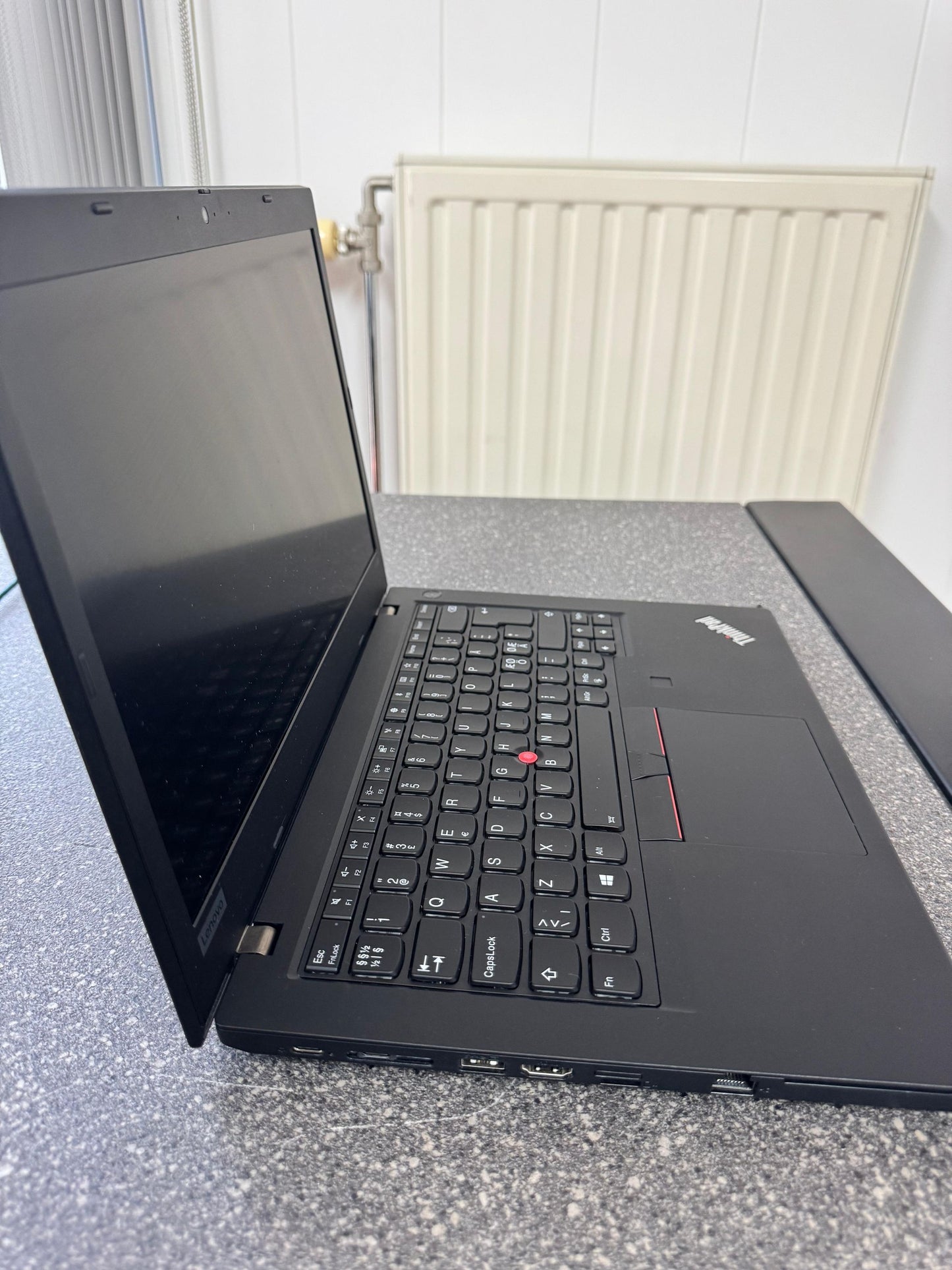 Lenovo Thinkpad L490 Intel(R) Core(TM) i5-8265U CPU @ 1.60GHz 1.5 GHz Lenovo 65W Charger