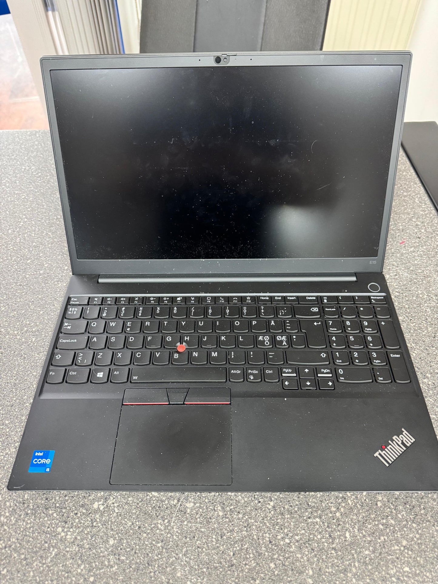 Lenovo Thinkpad E15 11th Gen Intel(R) Core(TM) i5-1135G7 @ 2.40GHz 1400 MHz 8Gb Ram 256