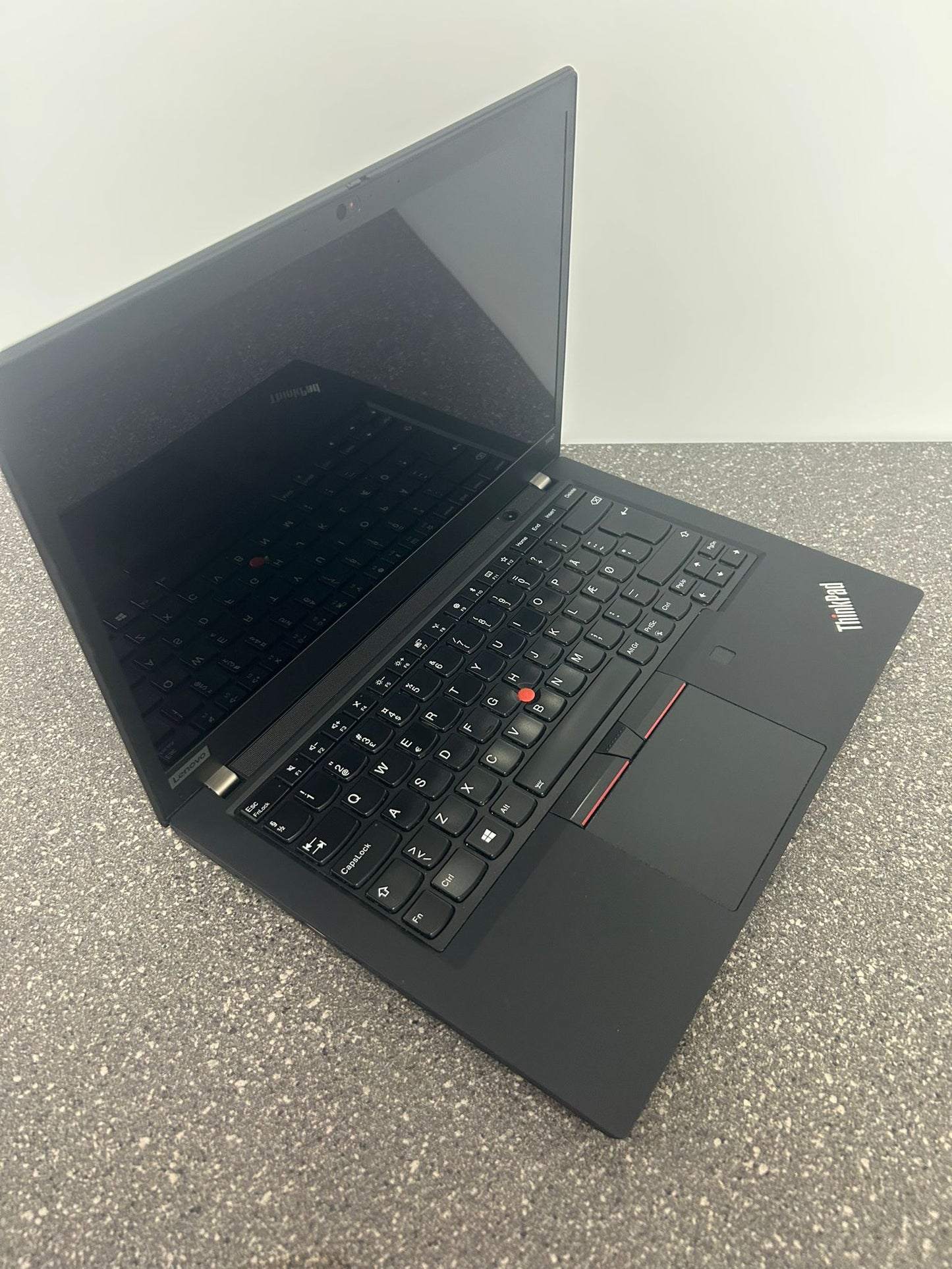 Lenovo Thinkpad T490 Intel Core 14'' 16GB 512G i7-8665U CPU @ 1.90GHz 1800 MHz