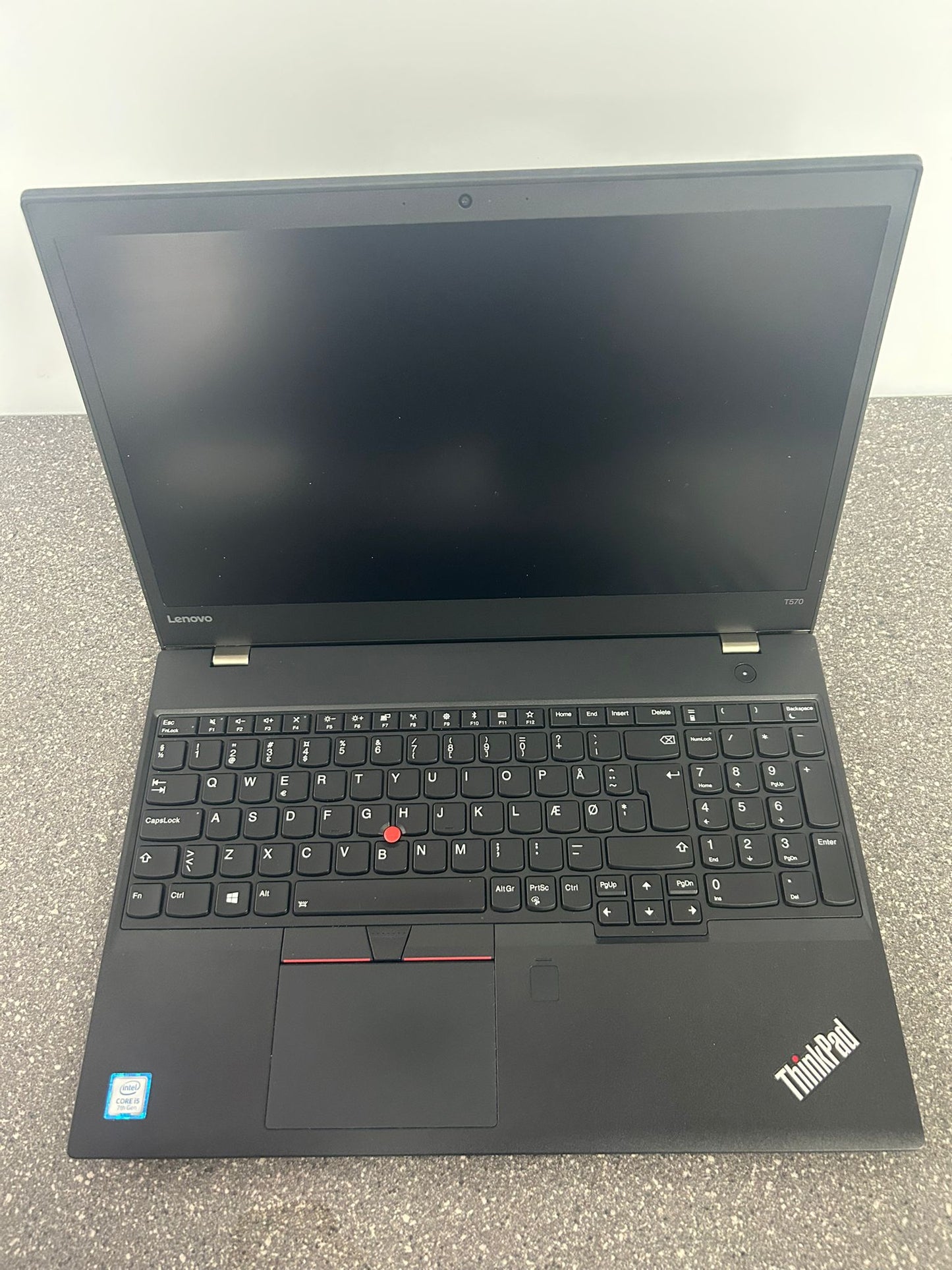 Lenovo Thinkpad Intel Core 15.6'' 8GB 256G i5-7200U CPU @ 1.90GHz 1800 MHz