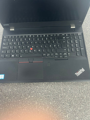 Lenovo Thinkpad T570 Intel Core 15.6'' 8GB 256G i7-8665U CPU @ 1.90GHz 1800 MHz