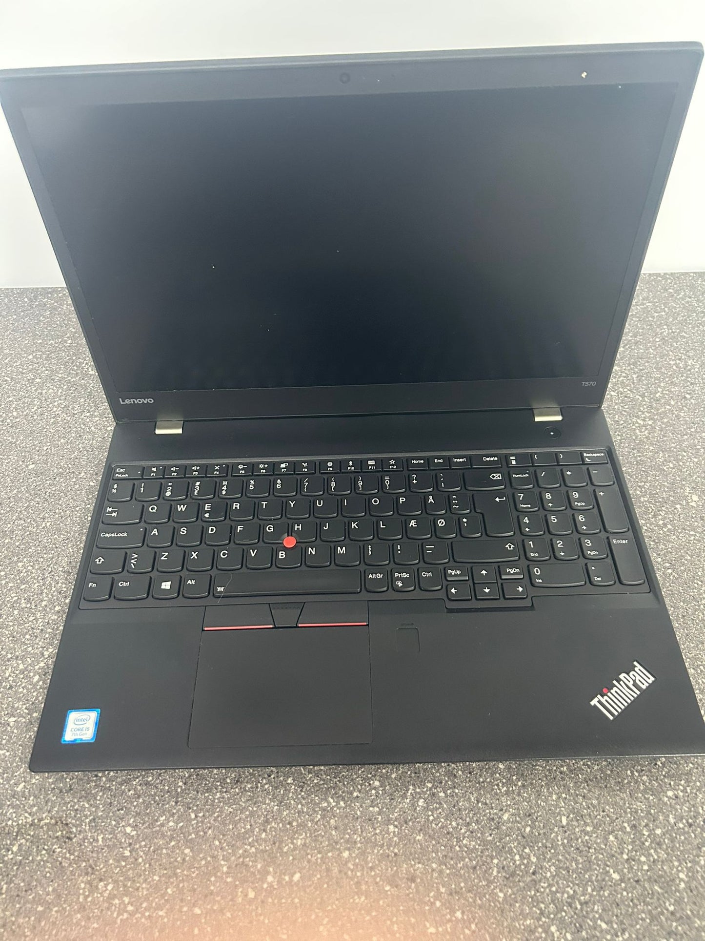 Lenovo Thinkpad T570 Intel Core 15.6'' 8GB 256G i7-8665U CPU @ 1.90GHz 1800 MHz