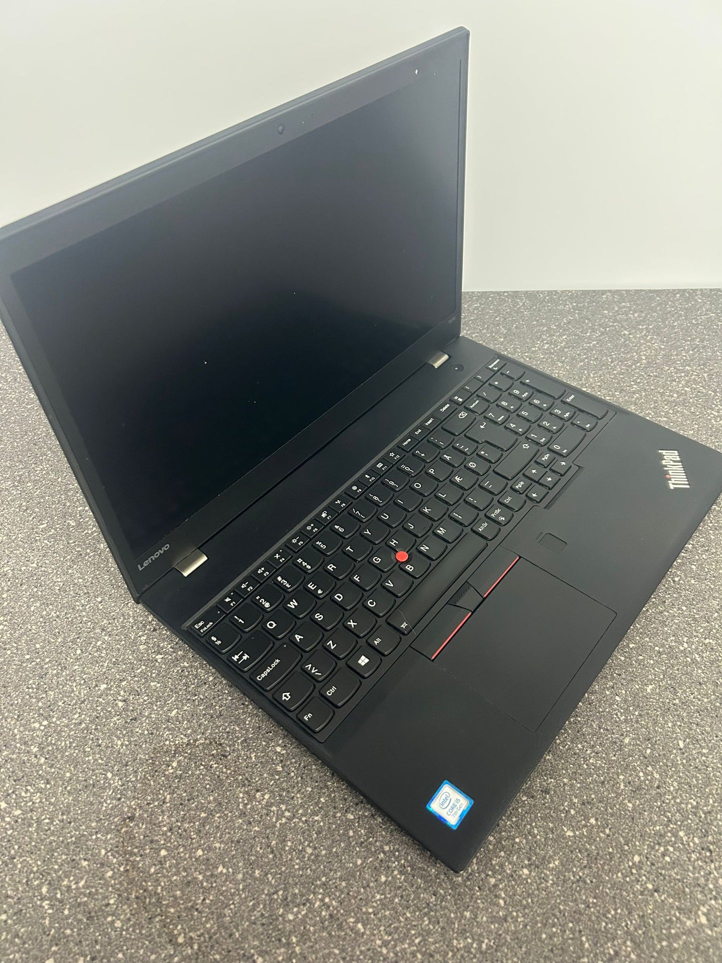 Lenovo Thinkpad T570 Intel Core 15.6'' 8GB 256G i7-8665U CPU @ 1.90GHz 1800 MHz