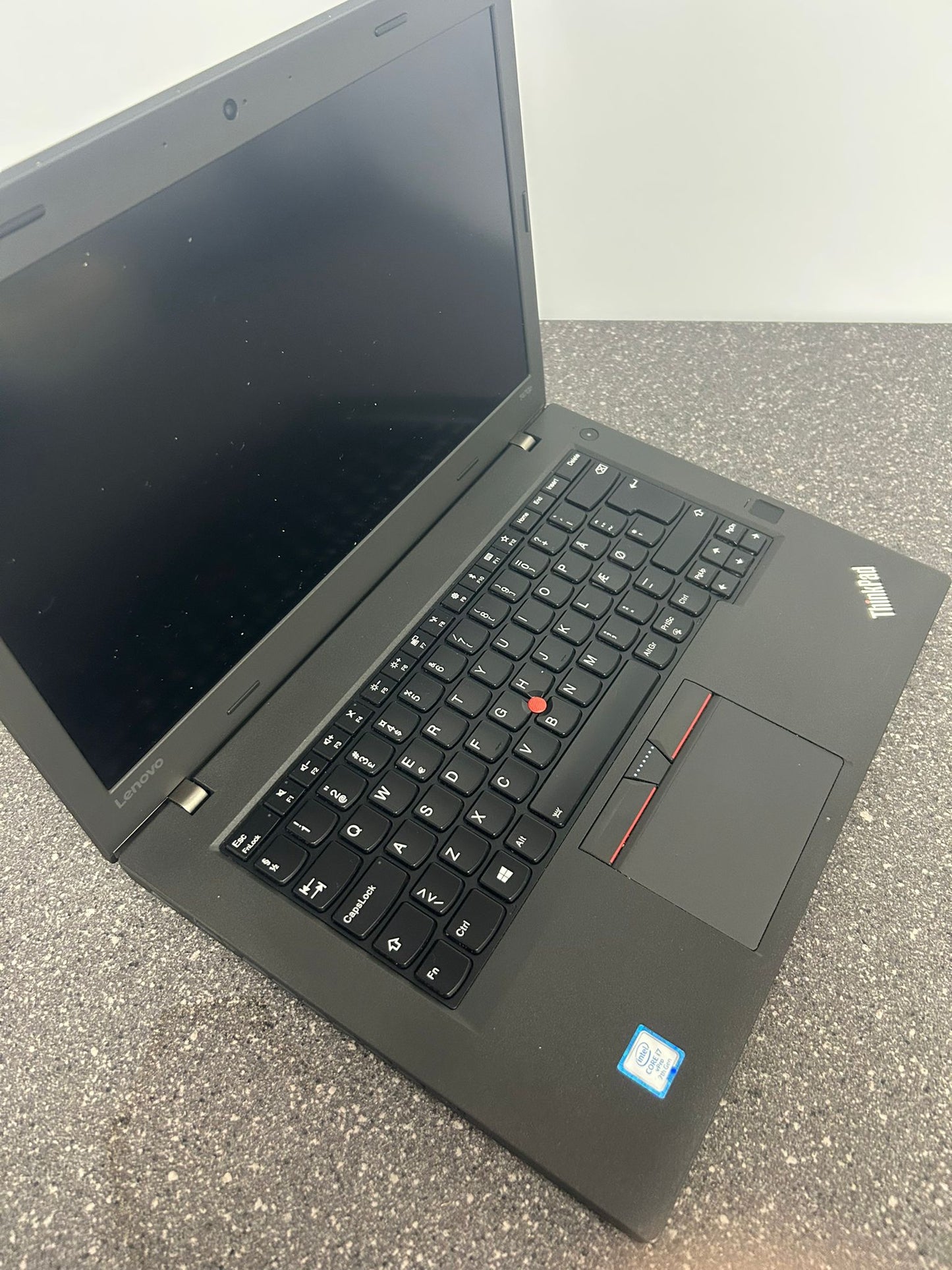 Lenovo Thinkpad T470p Intel Core 14'' 16GB 500G i7-7820HQ CPU @ 1.90GHz 1800 MHz