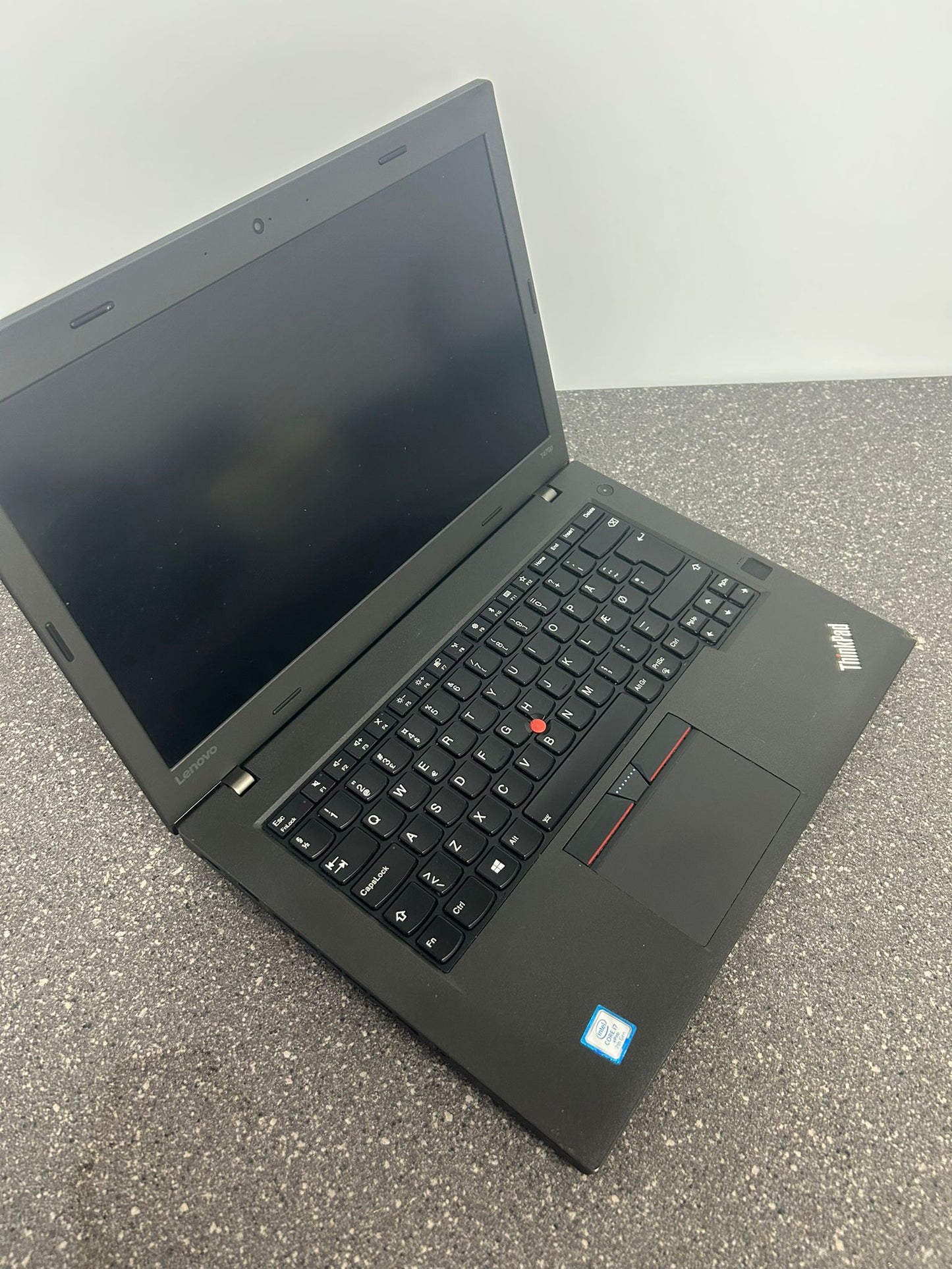 Lenovo Thinkpad T470p Intel Core 14'' 16GB 500G i7-7820HQ CPU @ 1.90GHz 1800 MHz