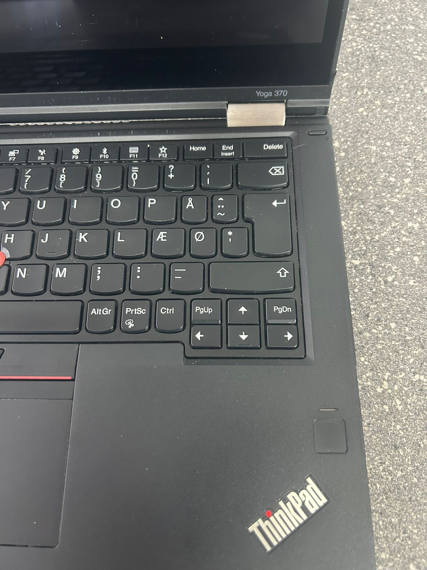 Lenovo Thinkpad Yoga370 Intel Core 13.3'' 8GB 256G i5-7200U CPU @ 1.90GHz 1800 MHz