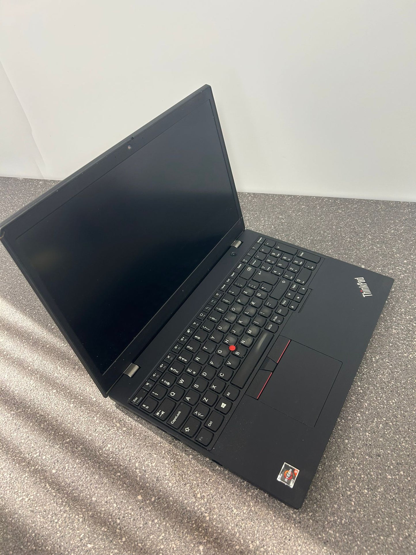 Lenovo Thinkpad L15 15'' AMD Ryzen 5 PRO 4650U 16GB 256G with Radeon Graphics 2.1 GHz