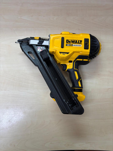 DEWALT Akku-Nagler, 1 Stück, gelb;Schwarz, DCN693 GEBRAUCHT