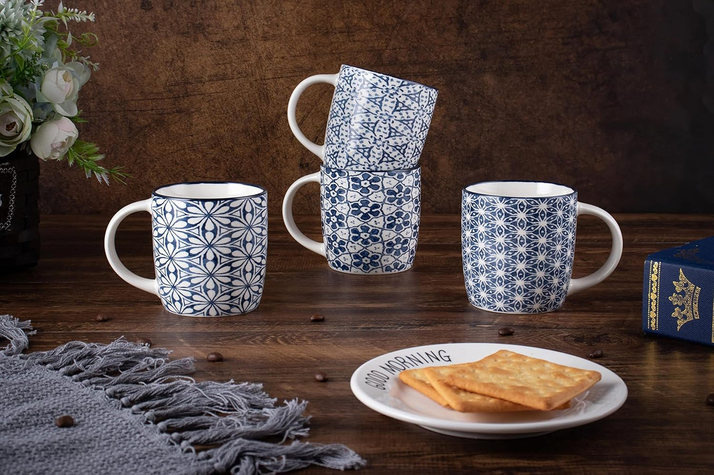 MACHUMA Kaffeetassen mit blauen und weißen geometrischen Mustern, 340 ml