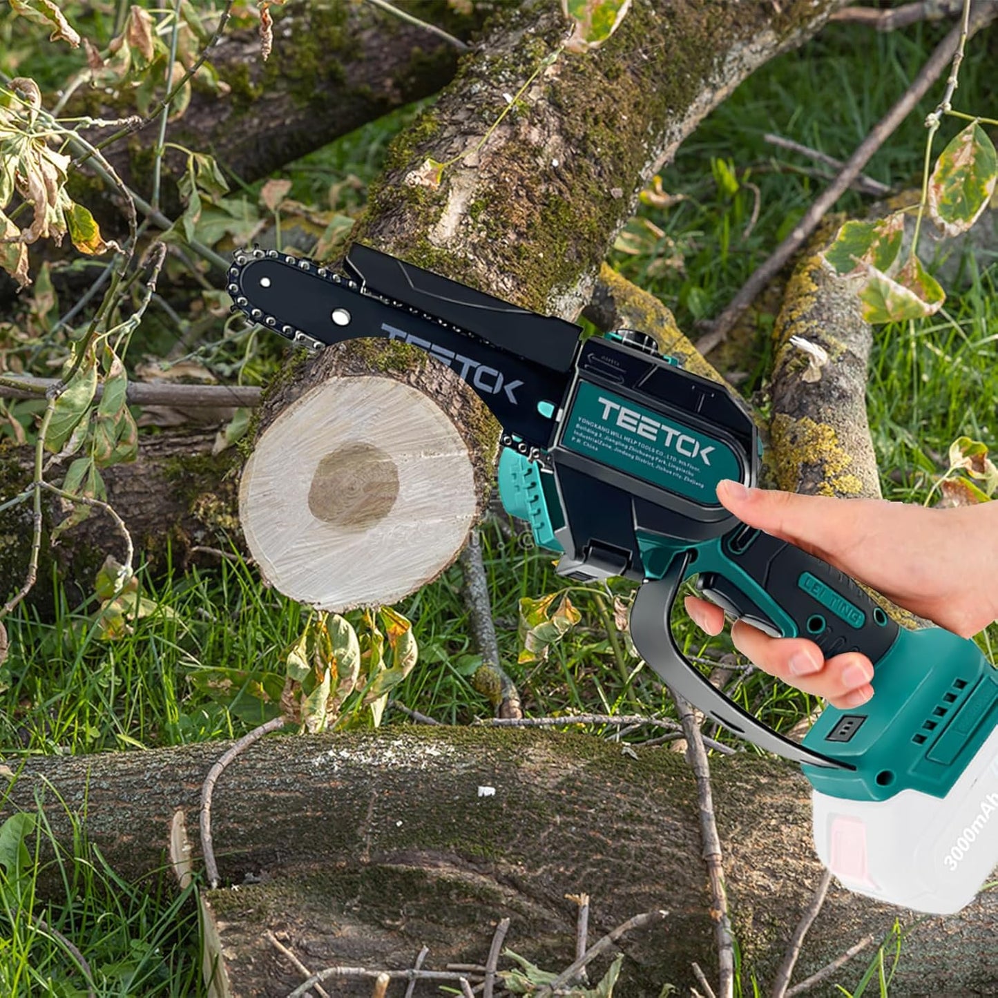 TEETOK 6 Zoll Akku Kettensäge Ersatz pour Makita DUC101Z Akku-Astsäge, Mini-Kettensäge Akku Kleine Tragbare Einhand-Kettensäge for Gartenarbeit, Holzschneiden und Beschneiden (2 * 3.0AH Akku)
