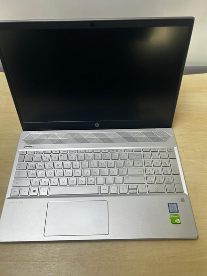 HP Pavilion 15-cs0701ng Intel i7 8550U 8. Gen 8 GB RAM 250 GB M.2 SSD 15.6'' Notebook