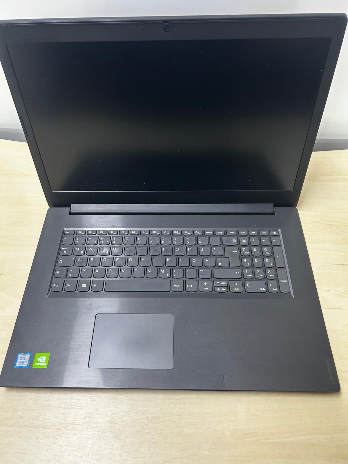 LENOVO V340-17IWL Intel i7 8565U 8. Gen 8 GB RAM 256 GB M.2 SSD 17.3'' Notebook