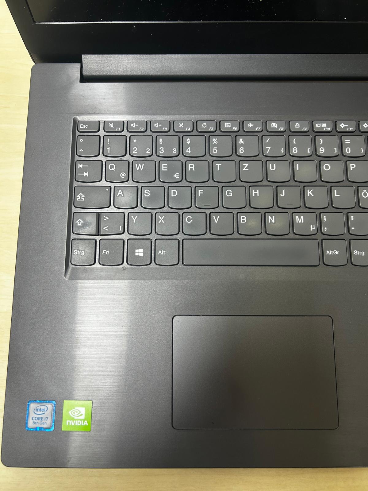 LENOVO V340-17IWL Intel i7 8565U 8. Gen 8 GB RAM 256 GB M.2 SSD 17.3'' Notebook