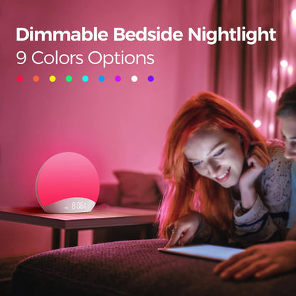 REACHER Sound Machine Sonnenaufgangswecker mit Nachtlicht, 26 von der Natur inspirierte Schlafgeräusche, 0-100% dimmbare Uhr, Sonnenaufgangslampe, Aufwachlicht, Braun/Rosa/Weiß Geräuschmaschine für