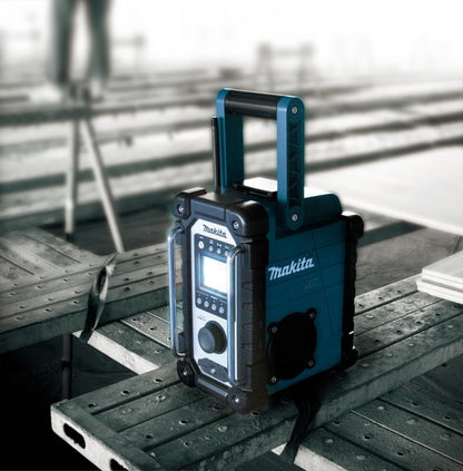 Makita DMR115 Akku-Baustellenradio (ohne Akku, ohne Ladegerät), Türkis, Schwarz, Silber GEBRAUCHT