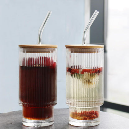 HMJIA 4er-Pack 500 ml Longdrinkgläser aus geriffeltem Glas mit Glasstrohhalmen, Bambusdeckeln, Reinigungsbürste – Cocktailglas-Set