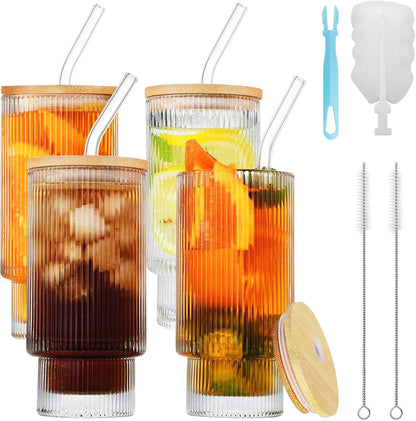 HMJIA 4er-Pack 500 ml Longdrinkgläser aus geriffeltem Glas mit Glasstrohhalmen, Bambusdeckeln, Reinigungsbürste – Cocktailglas-Set