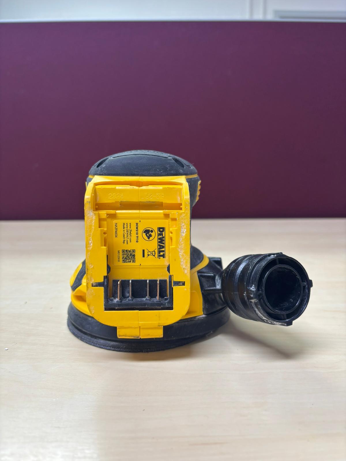 DeWALT DCW210N-XJ Akku Exzenterschleifer XR (125mm/18V/ohne akku) GEBRAUCHT