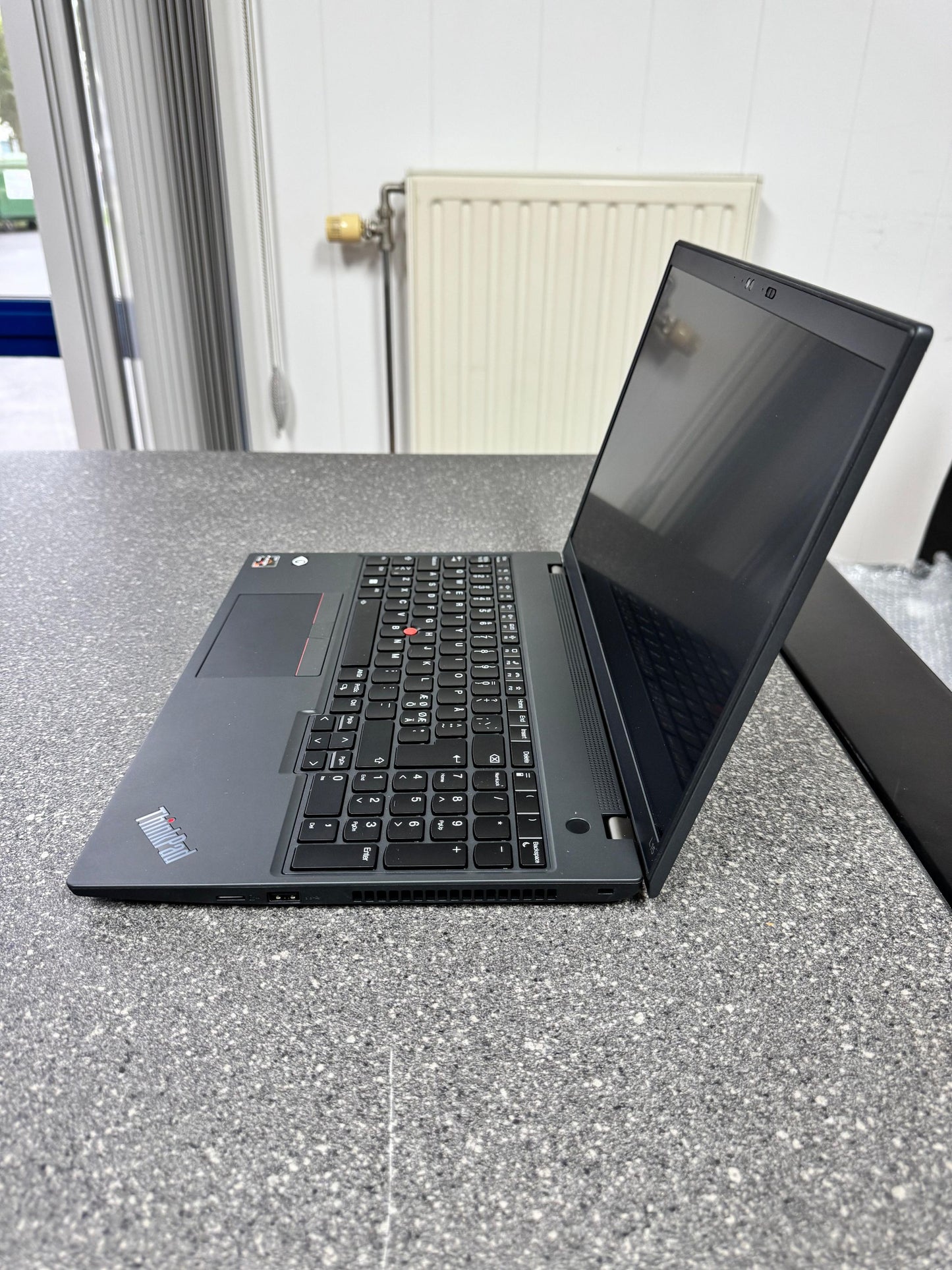 Lenovo ThinkPad L15 AMD Ryzen 7 PRO 5875U with Radeon Graphics 2000 MHz 16 GB RAM - 512 GB