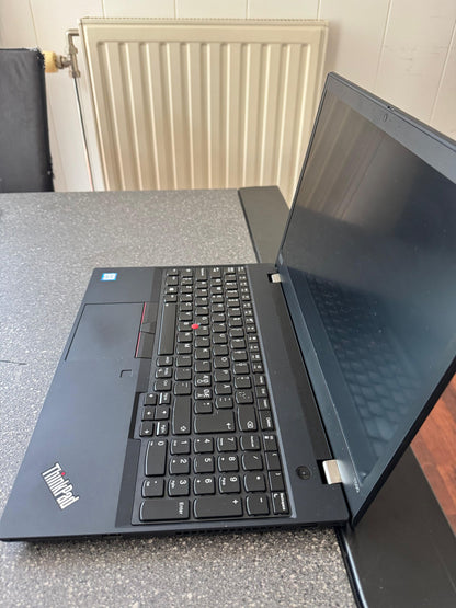 Lenovo Thinkpad T590 Intel(R) Core(TM) i5-8265U CPU @ 1.60GHz 1.5 GHz 16Gb Ram 256 Lenovo 65W Charger