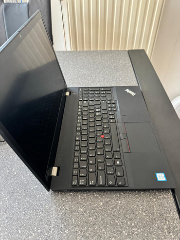 Lenovo Thinkpad T590 Intel(R) Core(TM) i5-8265U CPU @ 1.60GHz 1.5 GHz 16Gb Ram 256 Lenovo 65W Charger