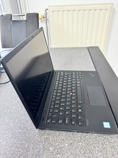 Lenovo Thinkpad X1 Carbon Intel(R) Core(TM) i5-8265U CPU @ 1.60GHz 1.5 GHz 16Gb Ram 512 Lenovo 65W Charger