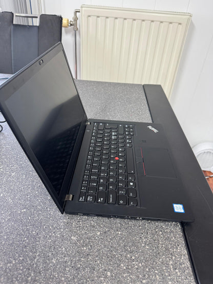 Lenovo Thinkpad T480s Intel(R) Core(TM) i7-8550U CPU @ 1.80GHz 2800 MHz 16Gb Ram 500 Lenovo 65W Charger