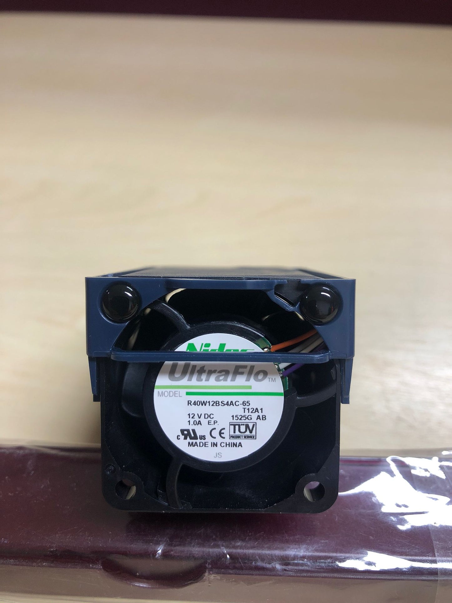 Nidec UltraFlo R40W12BS5AC-65 Ventilateur de serveur 40 mm 4056 1,0 A 12 V