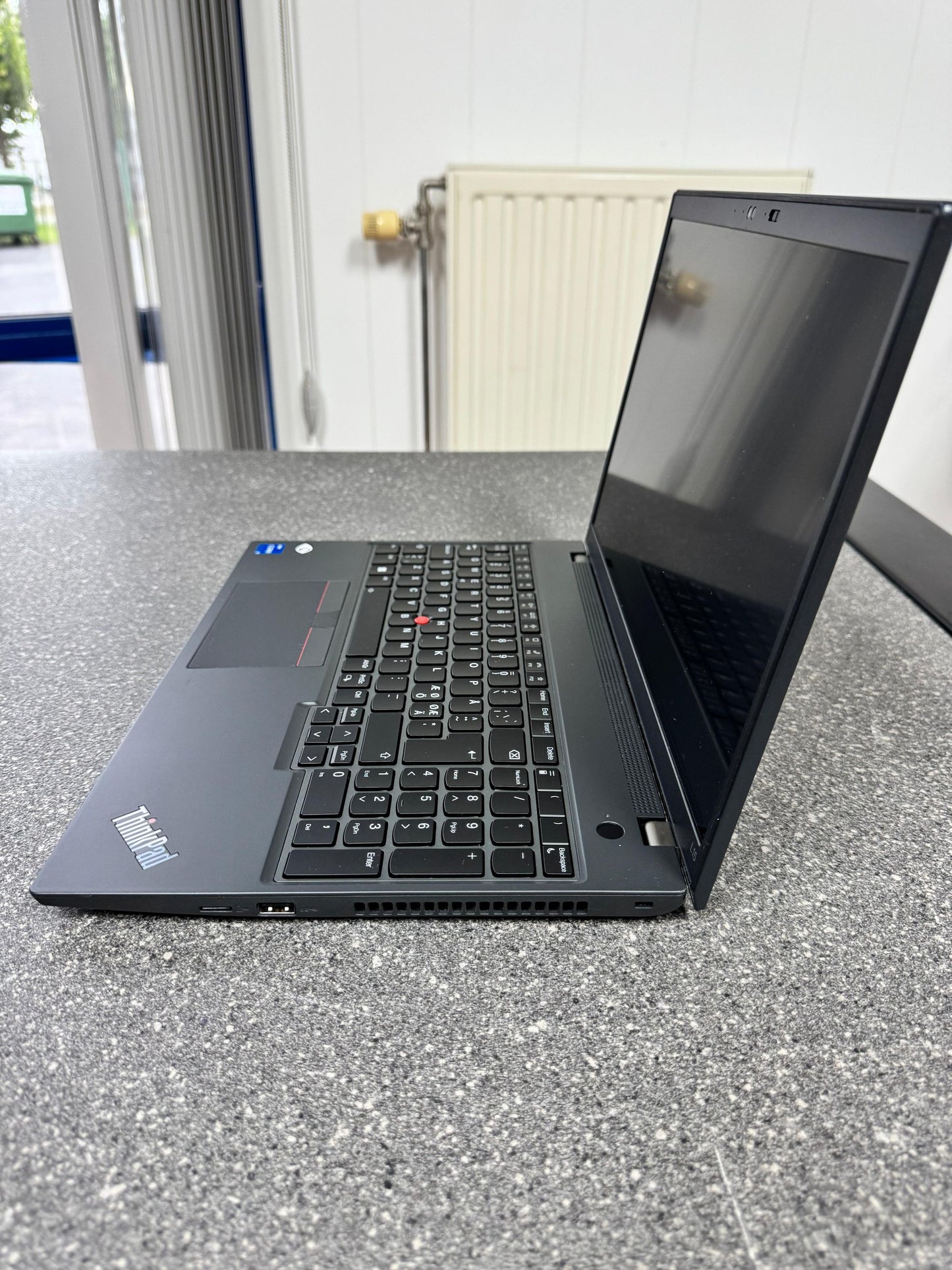 Lenovo Thinkpad L15 12th Gen Intel(R) Core(TM) i5-1235U 1300 MHz 16Gb Ram 256