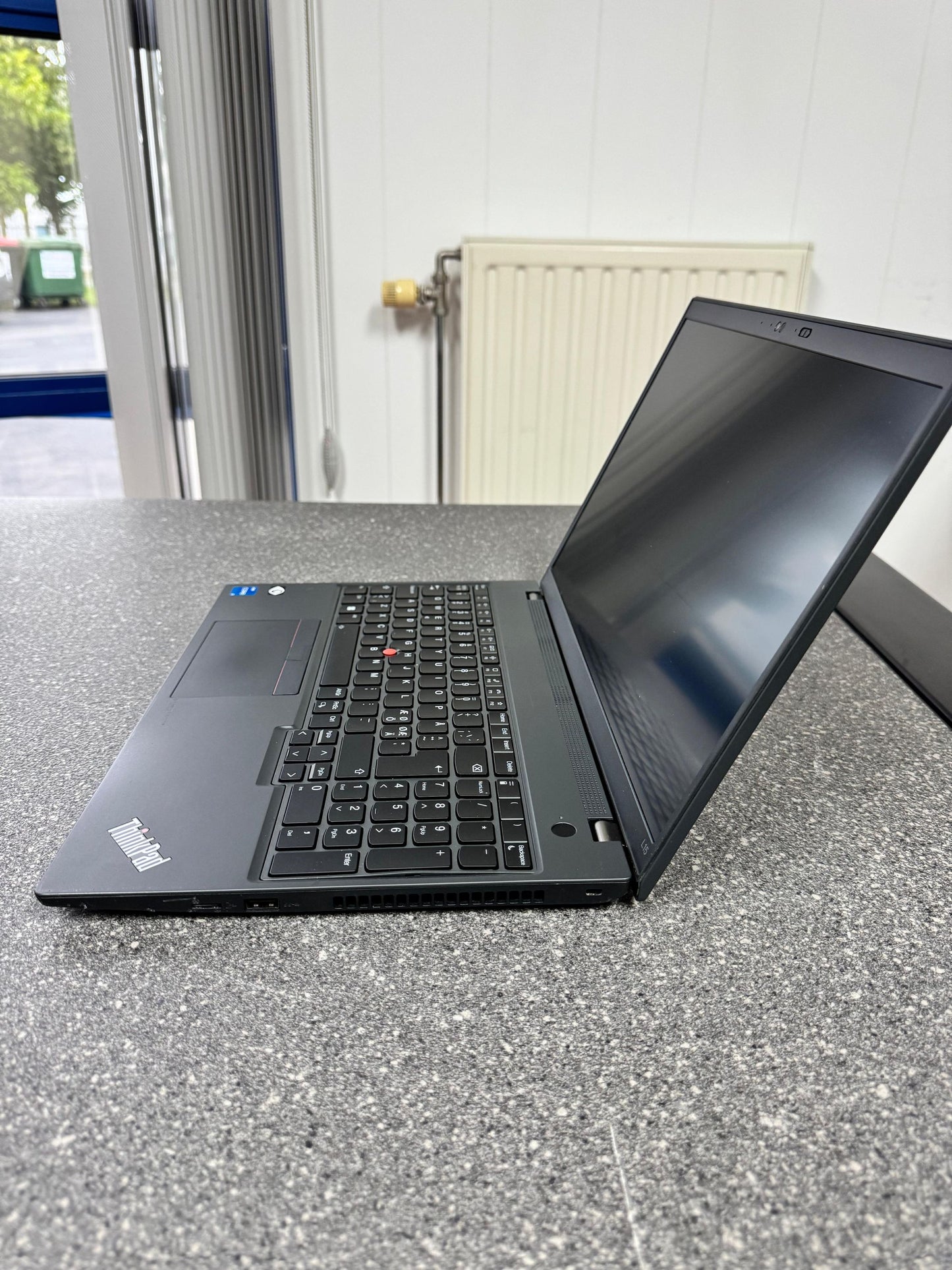 Lenovo Thinkpad L15 12th Gen Intel(R) Core(TM) i5-1235U 1300 MHz 16Gb Ram 256
