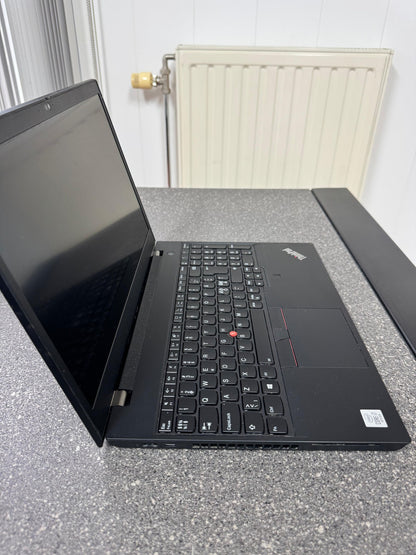 Lenovo Thinkpad T15P Intel(R) Core(TM) i7-10750H CPU @ 2.60GHz 2,6 Ghz 16Gb Ram 512