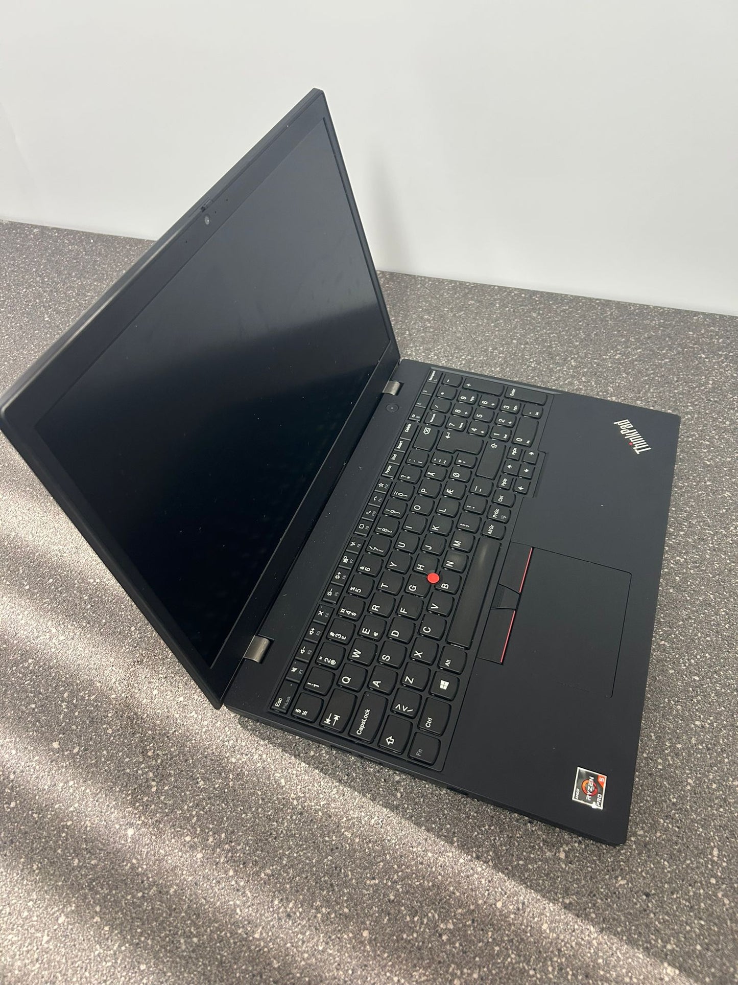 Lenovo Thinkpad L15 15'' AMD Ryzen 5 PRO 4650U 16GB 256G  with Radeon Graphics 2.1 GHz