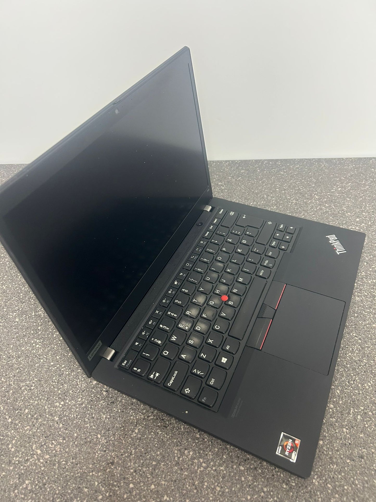 Lenovo Thinkpad T14 14'' AMD Ryzen 5 PRO 4650U 8GB 256G  with Radeon Graphics 2.1 GHz