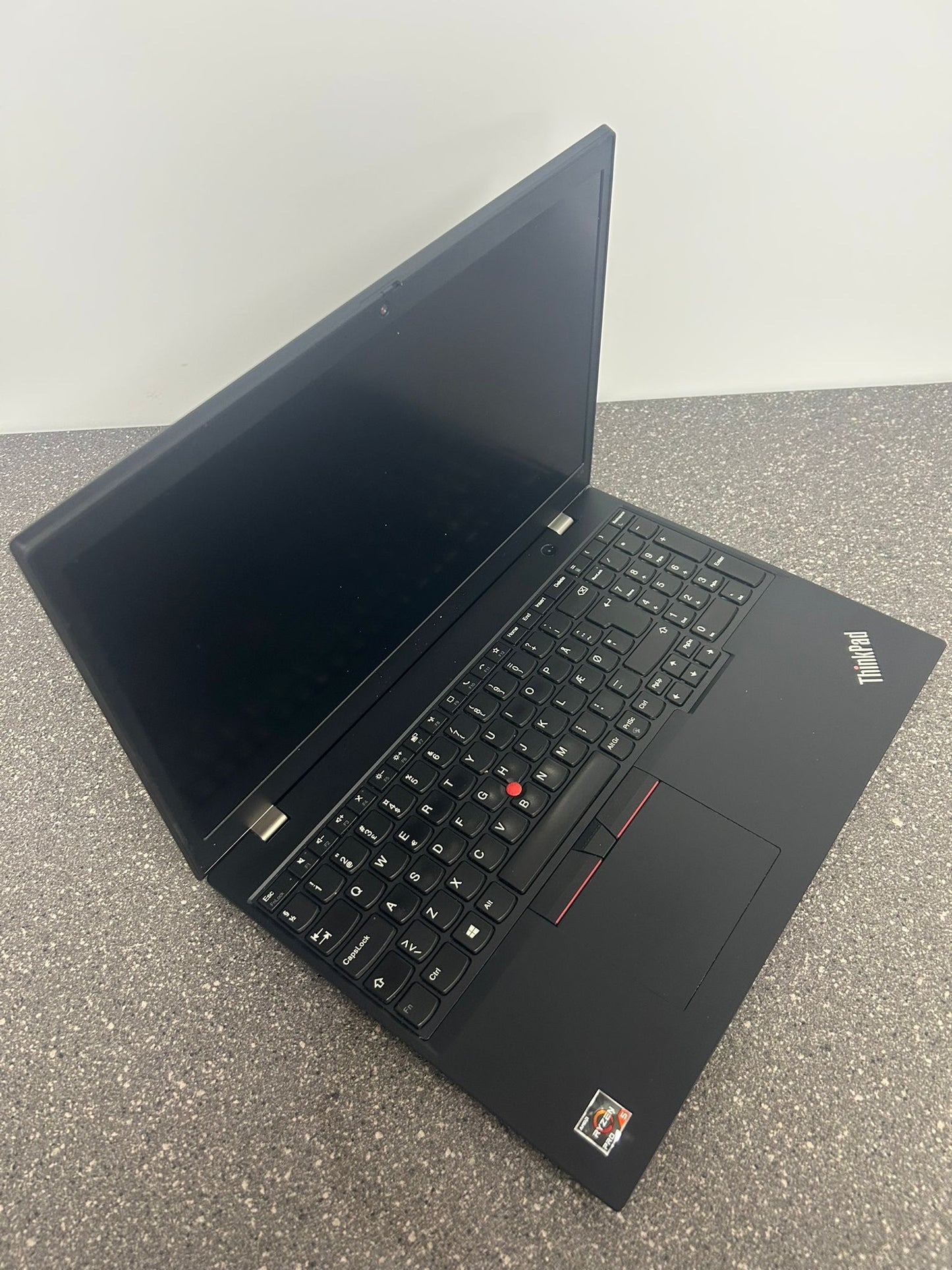 Lenovo Thinkpad L15 15'' AMD Ryzen 5 PRO 4650U 8GB 256G  with Radeon Graphics 2.1 GHz